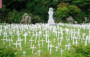 Cemetery_in_Kkottongnae_South_Korea_Credit_Andy_Prima_Kencana_wwwandyprimacom_CNA_8_8_14